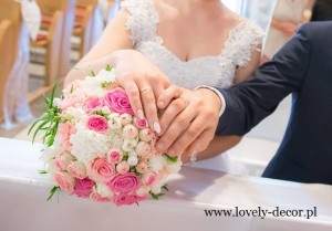 bukiet slubny w kolorach pastelowych               